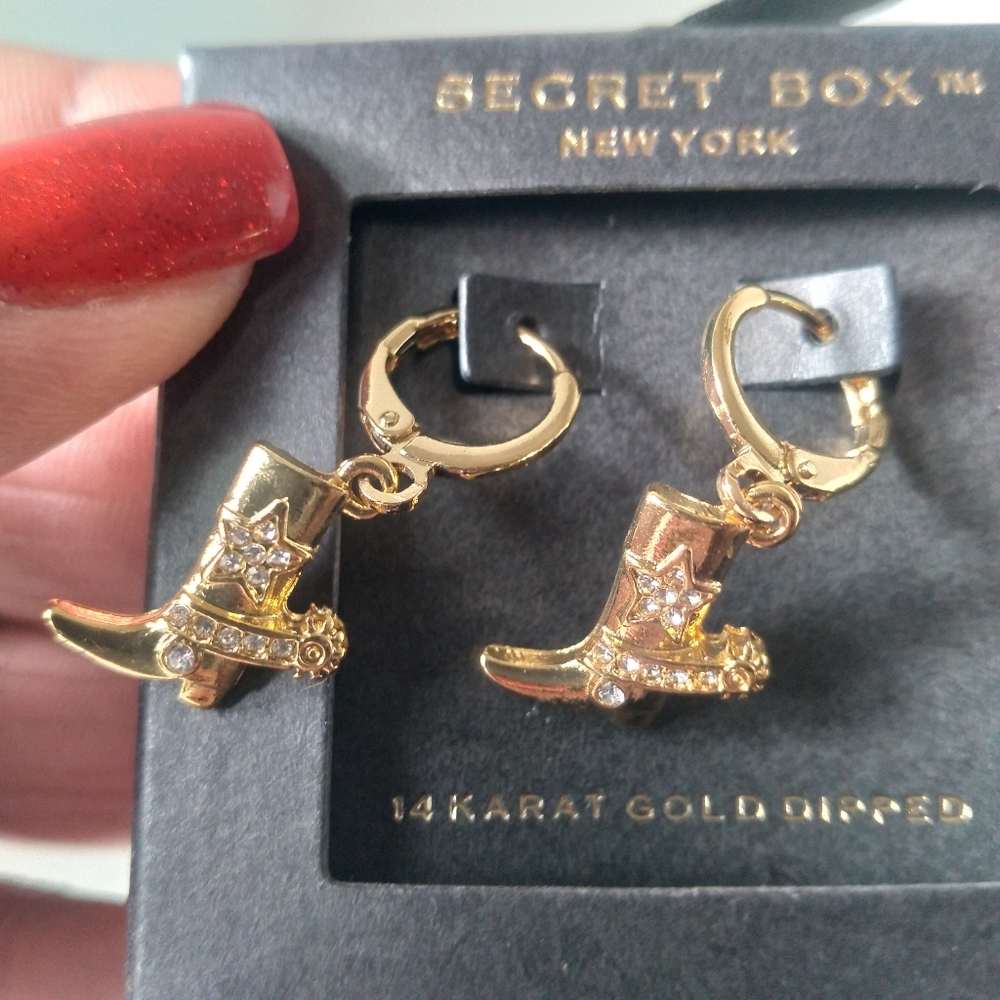 Secret Box New York 14K Gold Dipped Western Clover Necklace & Earrings Set - Picture 4 of 8